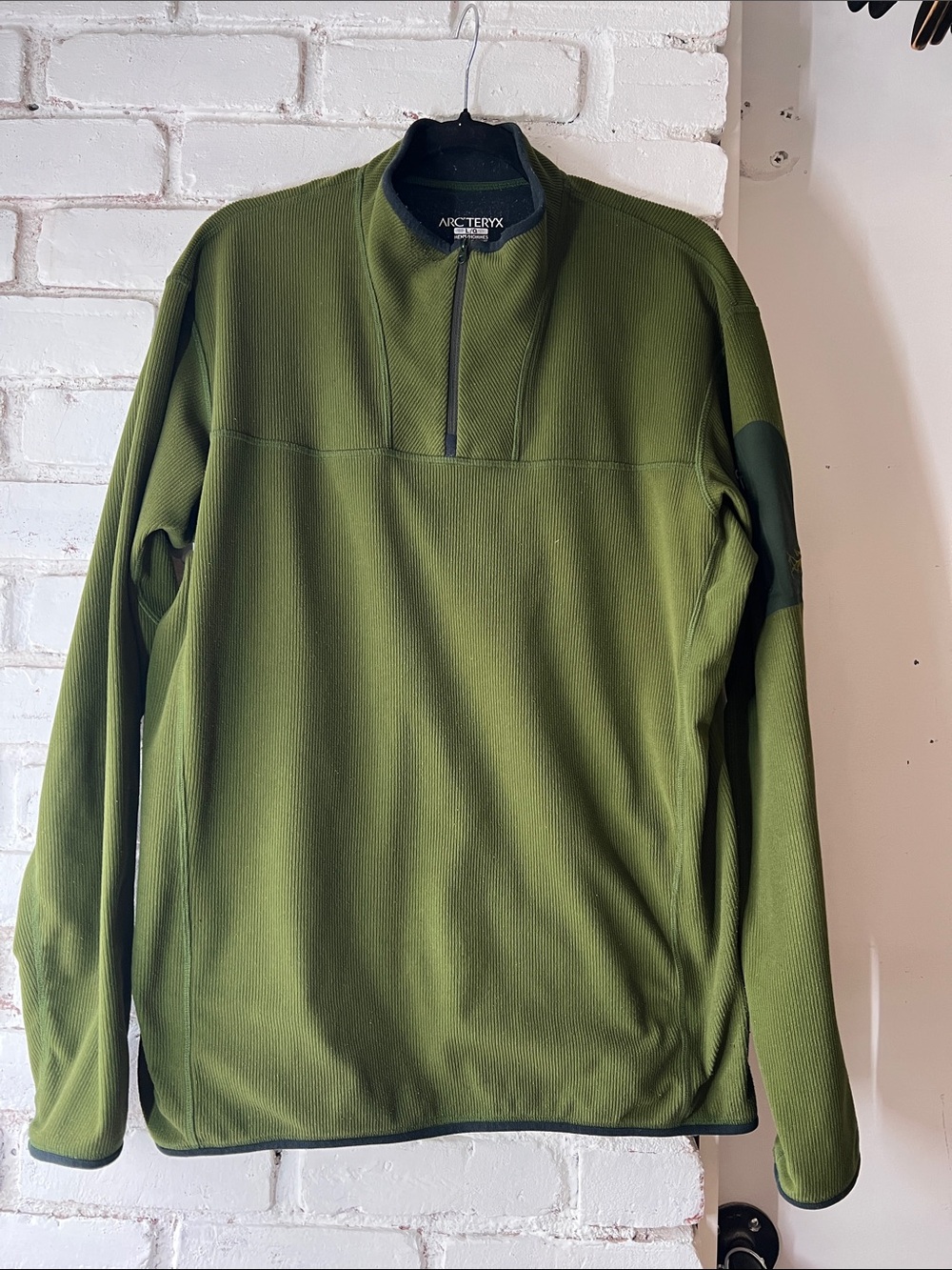 Arc'teryx Men's Olive Green Half-Zip Fleece Pullover